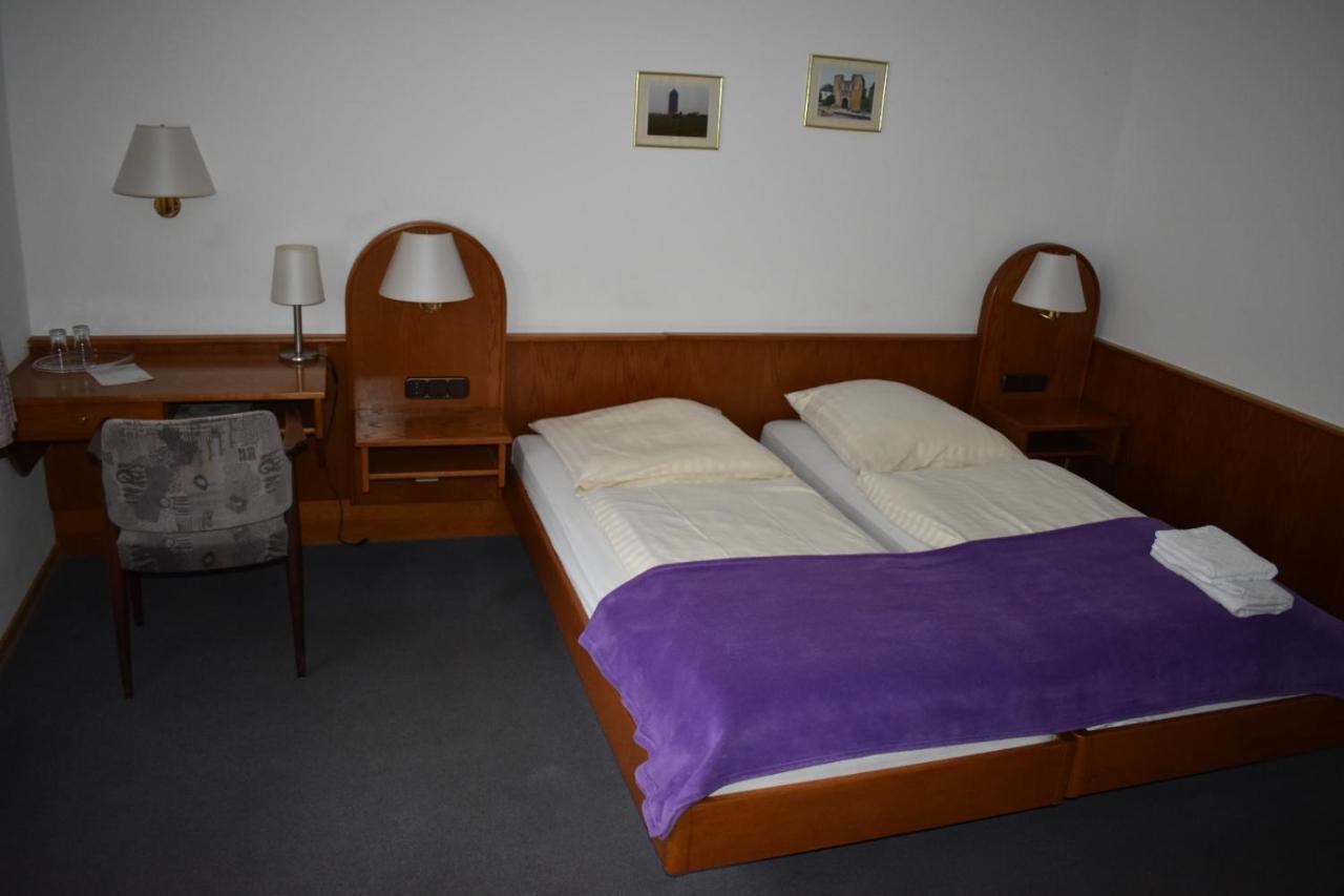Hotel-Restaurant Theis-Muehle Biersdorf Екстериор снимка